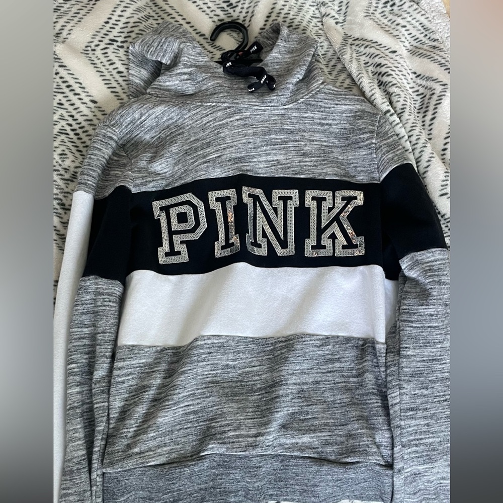 Multicolor Sweatshirt w sparkly logo on front and sleeves